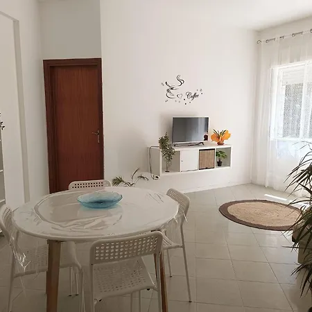 Apartment Perla Del Golfo: Relaxing Gulf View Retreat With Wi-fi And Parking Alcamo