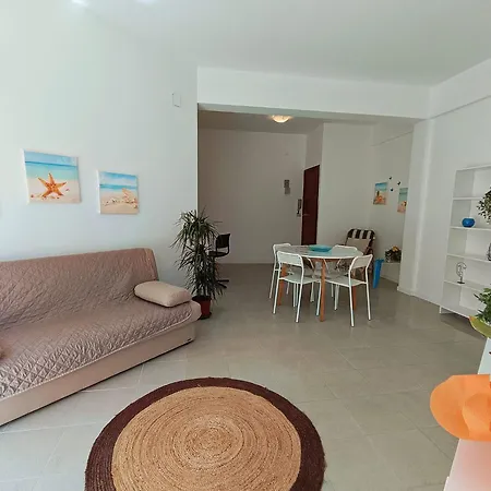 Apartment Perla Del Golfo: Relaxing Gulf View Retreat With Wi-fi And Parking