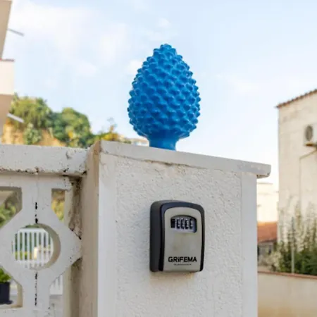 Perla Del Golfo: Relaxing Gulf View Retreat With Wi-fi And Parking Apartment