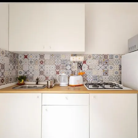 Perla Del Golfo: Relaxing Gulf View Retreat With Wi-fi And Parking Apartment